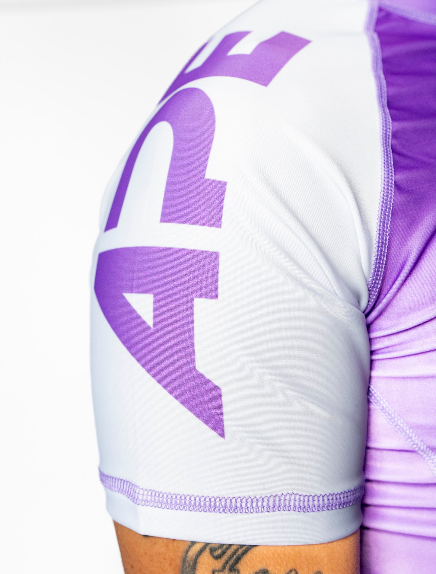 Rash guard Classic manga corta Morado(LILA)