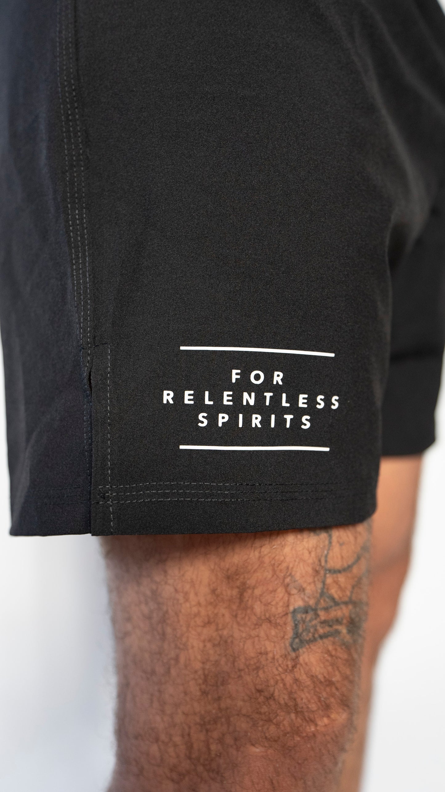 Rash guard Relentless Azul manga larga + Short Relentless Negro NoGi