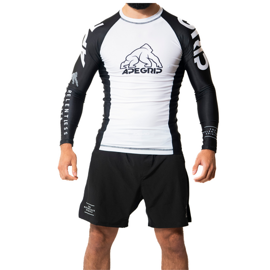 NUEVA Rash guard Relentless blanca manga larga negra